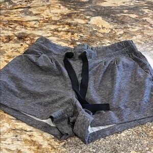 Lululemon Spring Break Away shorts size 6
